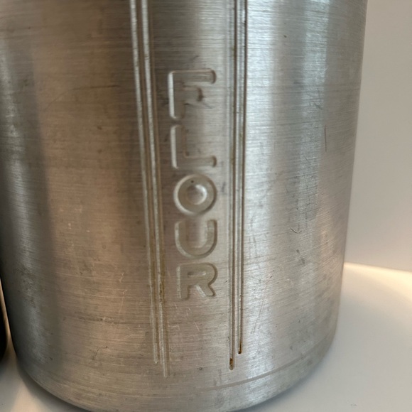 Vintage Nesting Metal Mid-Century Kitchen Canisters, Flour, Coffee, Tea - Picture 7 of 8